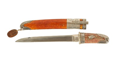 Lot 261 - A FINE JAPANESE MEIJI PERIOD SILVER LACQUERWORK AND SHAGREEN TANTO