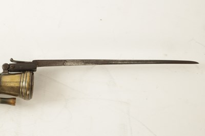 Lot 489 - AN EARLY 19TH CENTURY FLINTLOCK COACHING BLUNDERBUSS WITH OVER FLICK BAYONET BY HARDING