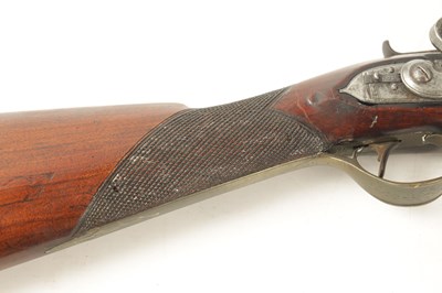 Lot 489 - AN EARLY 19TH CENTURY FLINTLOCK COACHING BLUNDERBUSS WITH OVER FLICK BAYONET BY HARDING
