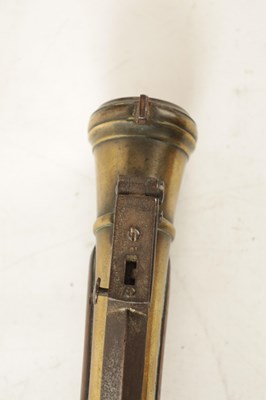 Lot 489 - AN EARLY 19TH CENTURY FLINTLOCK COACHING BLUNDERBUSS WITH OVER FLICK BAYONET BY HARDING