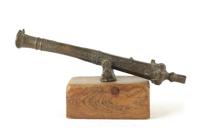 Lot 485 - A 17TH/18TH CENTURY INDONESIAN ‘LANTAKA’ BRONZE SWIVEL CANNON