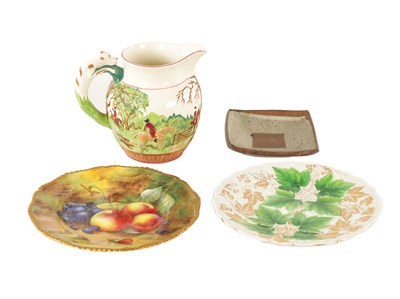 Lot 94 - A COLLECTION OF CERAMICS