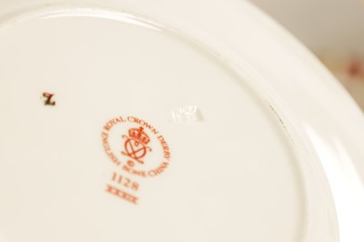 Lot 21 - A COLLECTION OF AYNSLEY AND ROYAL CROWN DERBY AND WEDGWOOD PORCELAIN