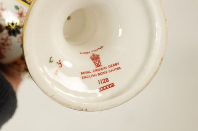 Lot 21 - A COLLECTION OF AYNSLEY AND ROYAL CROWN DERBY AND WEDGWOOD PORCELAIN