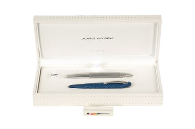 Lot 699 - A JORG HYSEK ROLLERBALL / BALLPOINT KILADA PEN