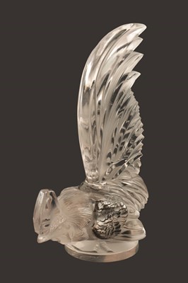 Lot 7 - A RENE LALIQUE 'COQ NAIN' CLEAR GLASS AND FROSTED CAR MASCOT