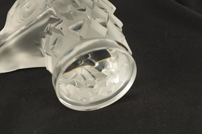 Lot 29 - A RENE LALIQUE 'TETE D'AIGLE' CLEAR AND FROSTED GLASS CAR MASCOT