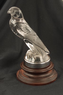 Lot 4 - A RENE LALIQUE 'FAUCON' CLEAR AND FROSTED GLASS CAR MASCOT