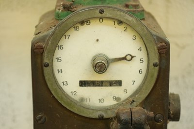 Lot 42 - A VINTAGE 'POWER' HAND CRANKED PETROL PUMP