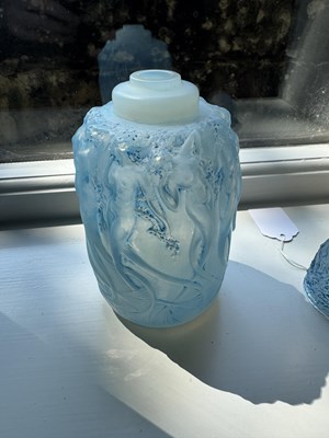 Lot 16 - A RENE LALIQUE OPALESCENT BLUE STAINED 'SIRENES' BRULE PARFUMS FROSTED PERFUME BURNER