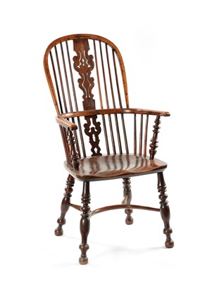 Lot 1423 - AN EARLY 19TH CENTURY NOTTINGHAMSHIRE YEW-WOOD HIGH BACK WINDSOR CHAIR