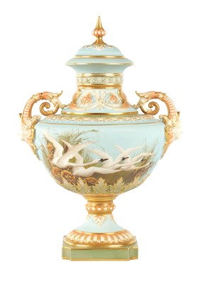 Lot 47 - C.H.C. BALDWYN A FINE ROYAL WORCESTER PEDESTAL CABINET VASE AND COVER
