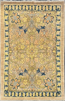 Lot 460 - A FINE CARPET OF ARTS AND CRAFTS DESIGN