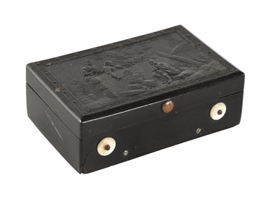 Lot 528 - A 19TH CENTURY MOULDED MUSICAL SNUFF BOX