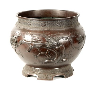 Lot 82 - A LARGE JAPANESE MEIJI PERIOD BRONZE JARDINERE