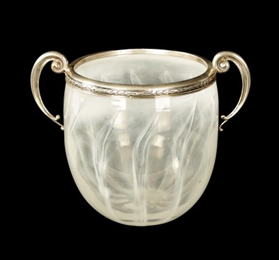 Lot 311 - A 19TH CENTURY CONTINENTAL FROSTED GLASS AND SILVER MOUNTED ICE PAIL
