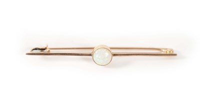 Lot 187 - A 9CT ROSE GOLD AND OPAL SET BAR BROOCH/TIE PIN