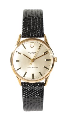 Lot 213 - A GENTLEMAN'S VINTAGE ROLEX TUDOR 9CT GOLD MANUAL WIND WRISTWATCH