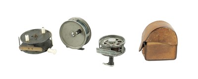 Lot 77 - A VINTAGE CASED COSTA DUPLEX FLY FISHING REEL.