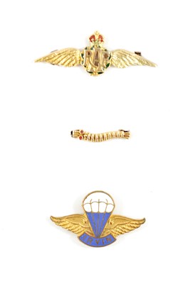 Lot 821 - A RARE WW2 GOLD CATERPILLAR CLUB BADGE WITH RUBY EYES AWARDED TO SERGEANT S.J. HARDING