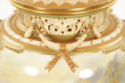 Lot 481 - JOHN STINTON A FINE ROYAL WORCESTER POT POURRI JAR AND COVER OF LARGE SIZE