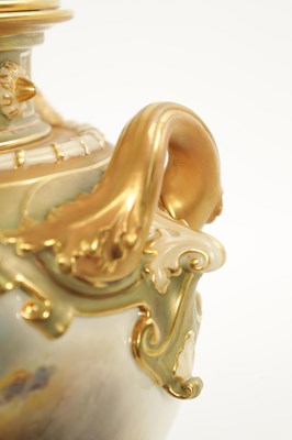 Lot 481 - JOHN STINTON A FINE ROYAL WORCESTER POT POURRI JAR AND COVER OF LARGE SIZE