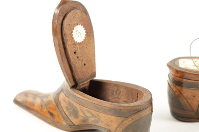 Lot 1066 - A PAIR OF EARLY 19TH CENTURY EUROPEAN ‘SHOE’ SNUFF BOXES