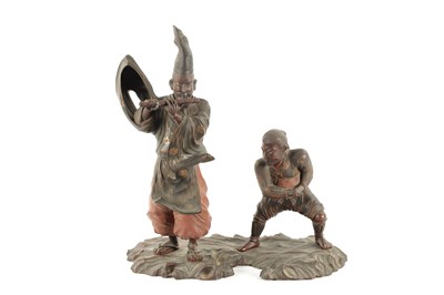 Lot 515 - A LARGE MEIJI PERIOD JAPANESE CARVED LACQUERED SCULPTURE