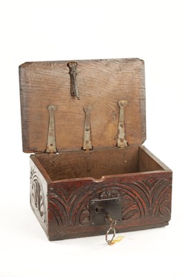 Lot 1099 - A GOOD 17TH CENTURY UNUSUALLY SMALL OAK BIBLE BOX OF FINE COLOUR AND PATINA