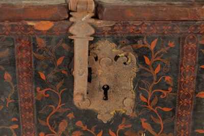 Lot 560 - A RARE 17TH CENTURY INDIAN LACQUERWORK WOODEN BOX