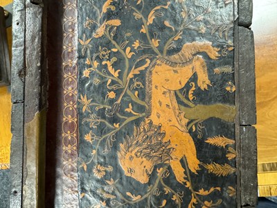 Lot 560 - A RARE 17TH CENTURY INDIAN LACQUERWORK WOODEN BOX