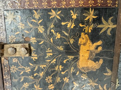 Lot 560 - A RARE 17TH CENTURY INDIAN LACQUERWORK WOODEN BOX