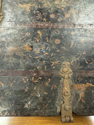 Lot 560 - A RARE 17TH CENTURY INDIAN LACQUERWORK WOODEN BOX