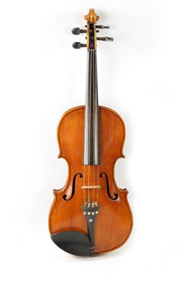 Lot 1104 - AN ANTIQUE VIOLIN BEARING LABEL FOR DAVID MANON