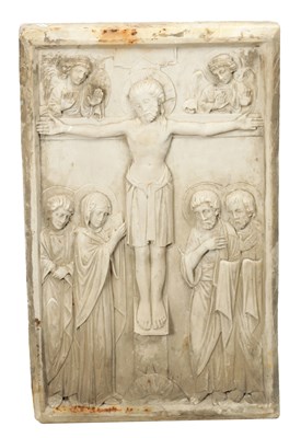 Lot 128 - A FINE 19TH CENTURY CARVED CARREA MARBLE PLAQUE DEPICTING THE CRUCIFIXION