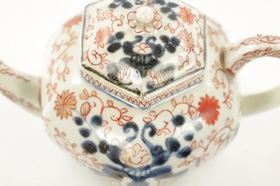 Lot 498 - AN 18TH CENTURY JAPANESE EDO PERIOD IMARI TEAPOT