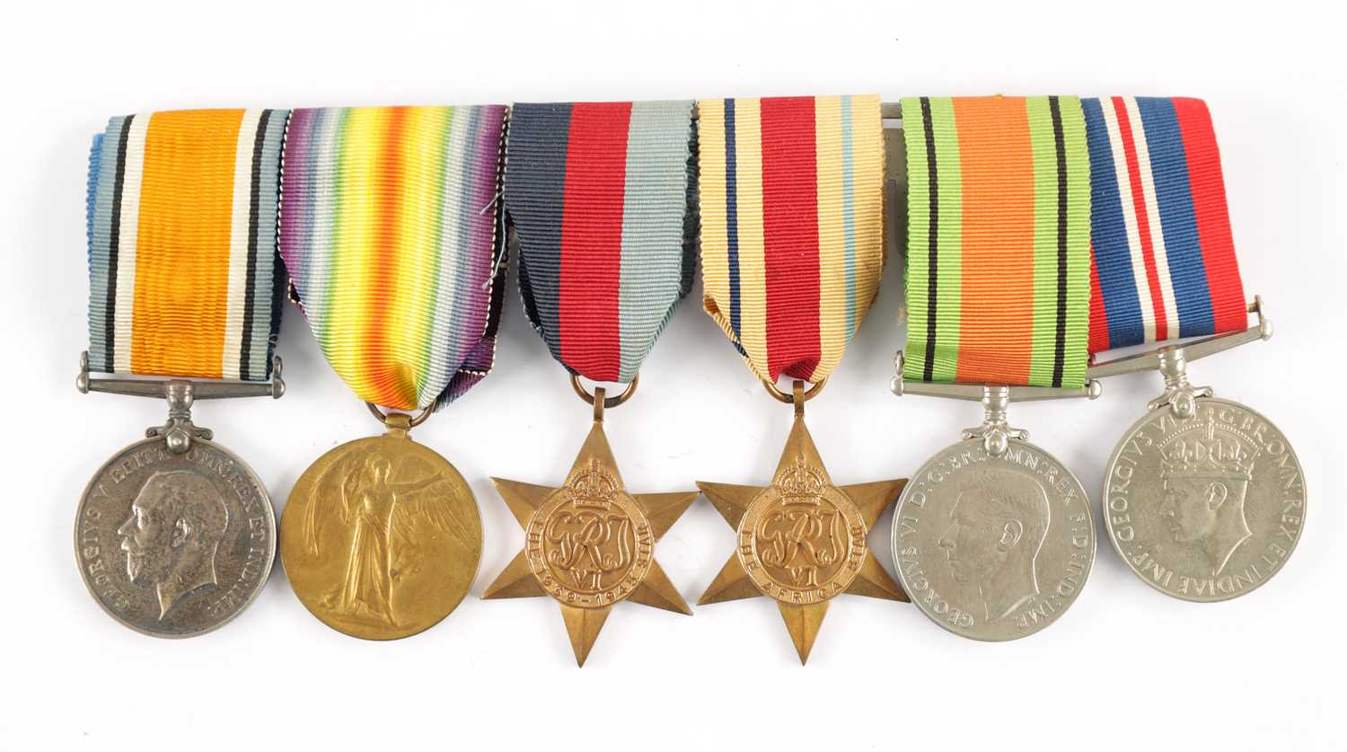 Lot 862 - A GROUP OF SIX WW1 AND WW2 WAR MEDALS