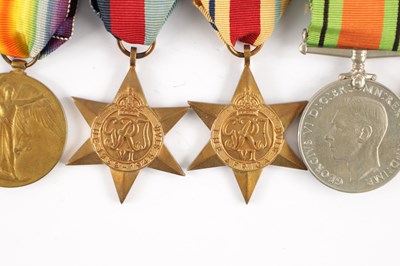 Lot 862 - A GROUP OF SIX WW1 AND WW2 WAR MEDALS