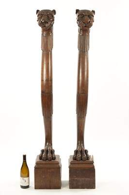 Lot 1445 - A PAIR OF STYLISH REGENCY MAHOGANY COLUMNS IN THE STYLE OF THOMAS HOPE