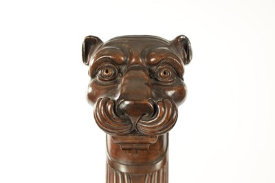 Lot 1445 - A PAIR OF STYLISH REGENCY MAHOGANY COLUMNS IN THE STYLE OF THOMAS HOPE