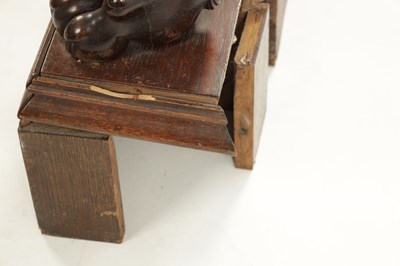 Lot 1445 - A PAIR OF STYLISH REGENCY MAHOGANY COLUMNS IN THE STYLE OF THOMAS HOPE