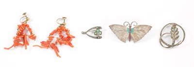 Lot 622 - A COLLECTION OF SILVER AND SILVER GILT JEWELLERY