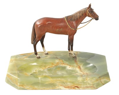 Lot 1021 - AN EARLY 20TH CENTURY COLD PAINTED BRONZE AND ONYX DESK TIDY