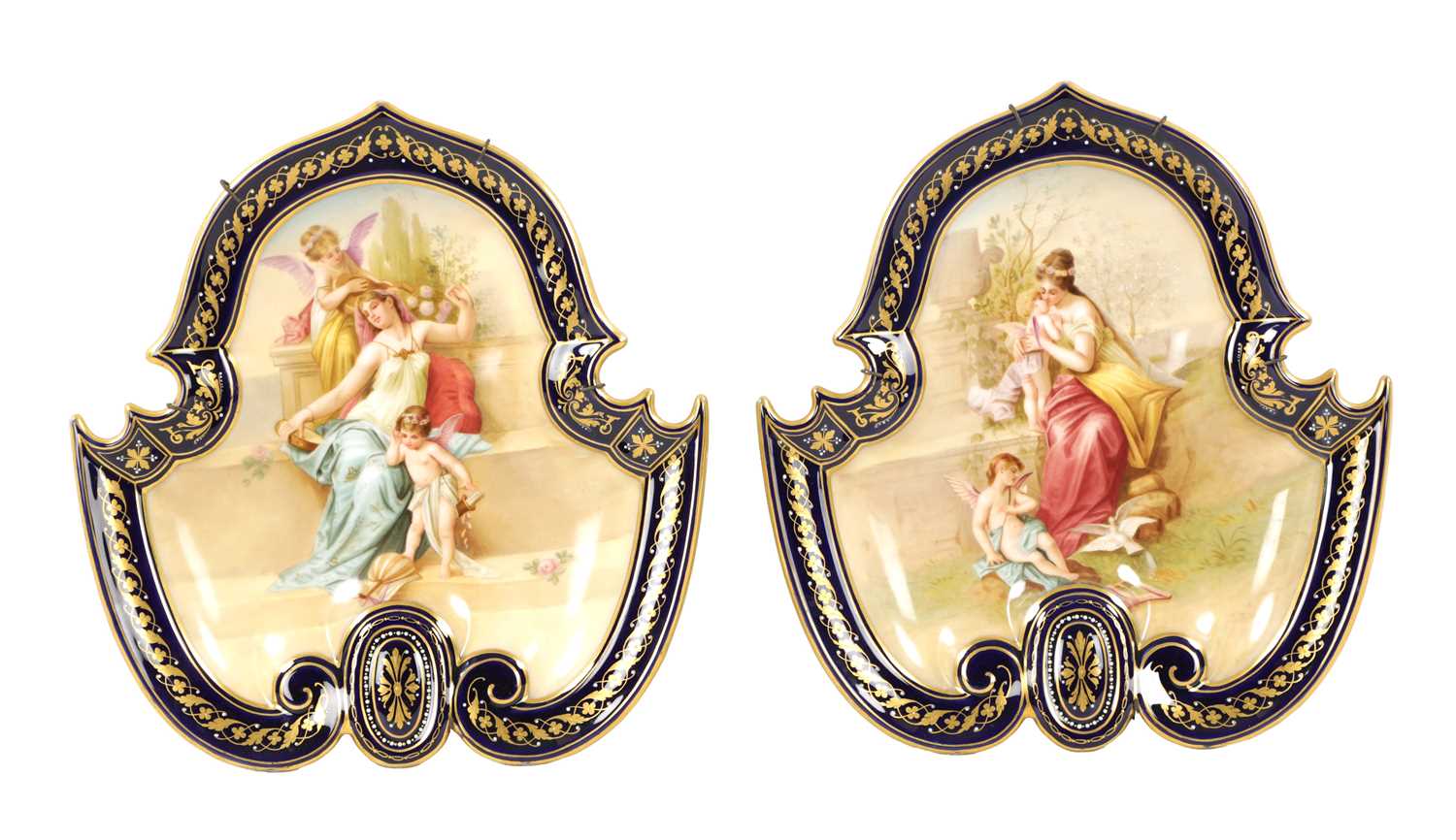 Lot 486 - A FINE PAIR OF ROYAL VIENNA PORCELAIN-SHAPED DISHES