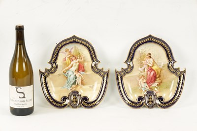 Lot 486 - A FINE PAIR OF ROYAL VIENNA PORCELAIN-SHAPED DISHES