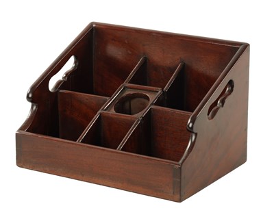 Lot 1071 - AN UNUSUAL GEORGE III MAHOGANY DESK TIDY