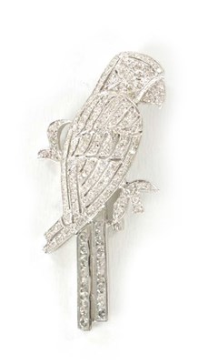 Lot 287 - AN 18CT WHITE GOLD AND DIAMOND BROOCH FORMED OF A PARROT