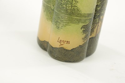 Lot 19 - AN EARLY 20TH CENTURY LEGRAS CAMEO GLASS VASE