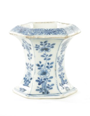 Lot 162 - AN 18TH CENTURY CHINESE KANGXI BLUE AND WHITE HEXAGONAL PORCELAIN TABLE SALT