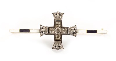Lot 281 - AN 18CT GOLD MILITARY DIAMOND ENAMEL BROOCH